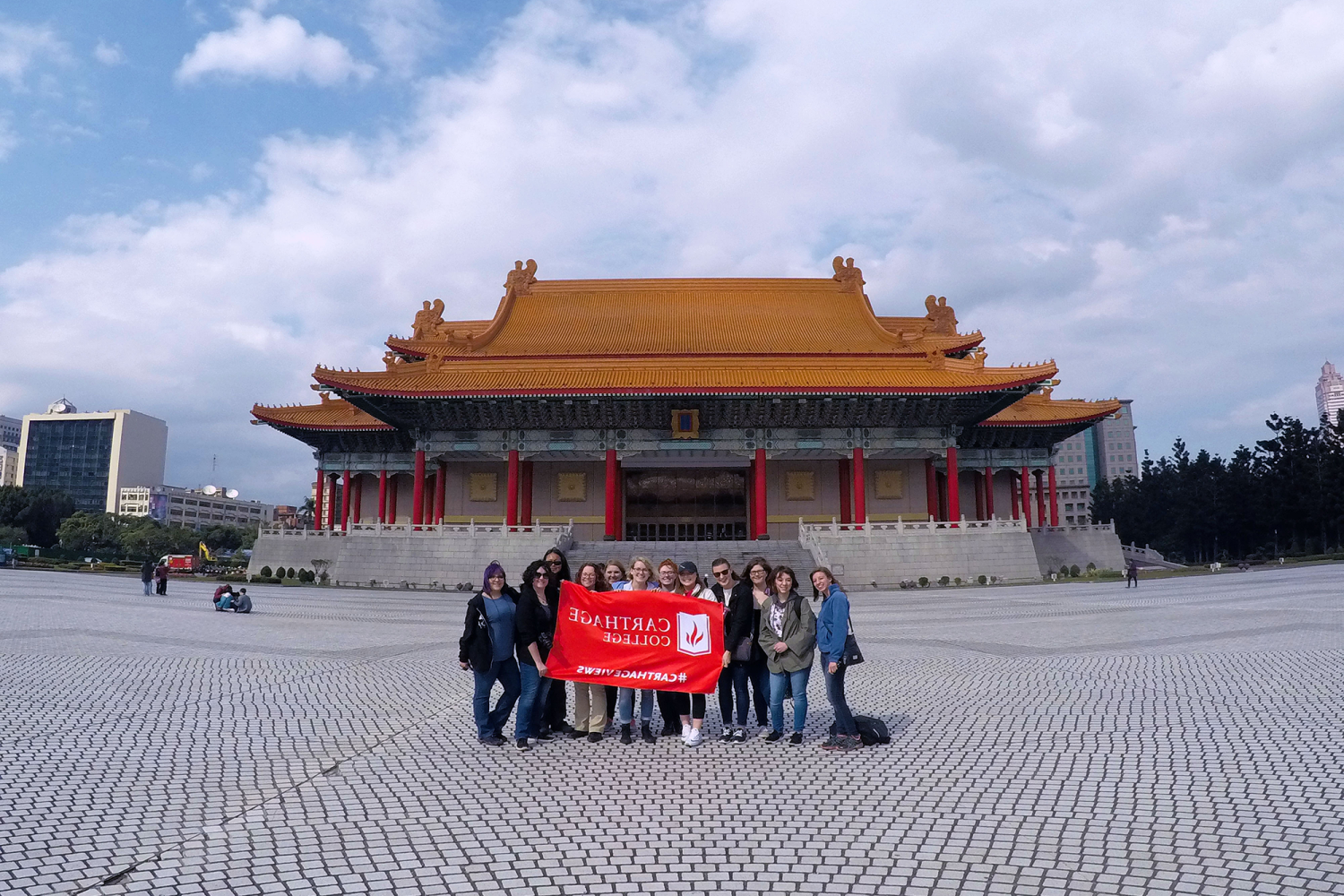 Carthage students on a j项 study tour to China.